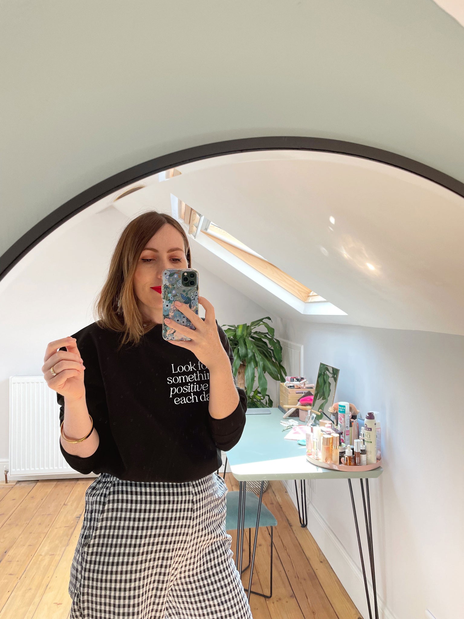 Look For Something Positive In Each Day - Unisex Fit Sweater