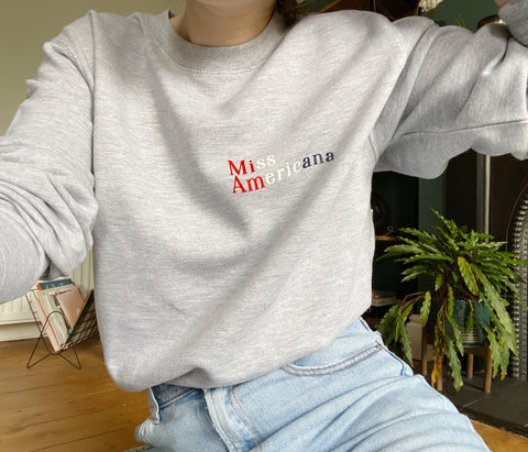 Miss Americana. - Unisex Fit Sweater