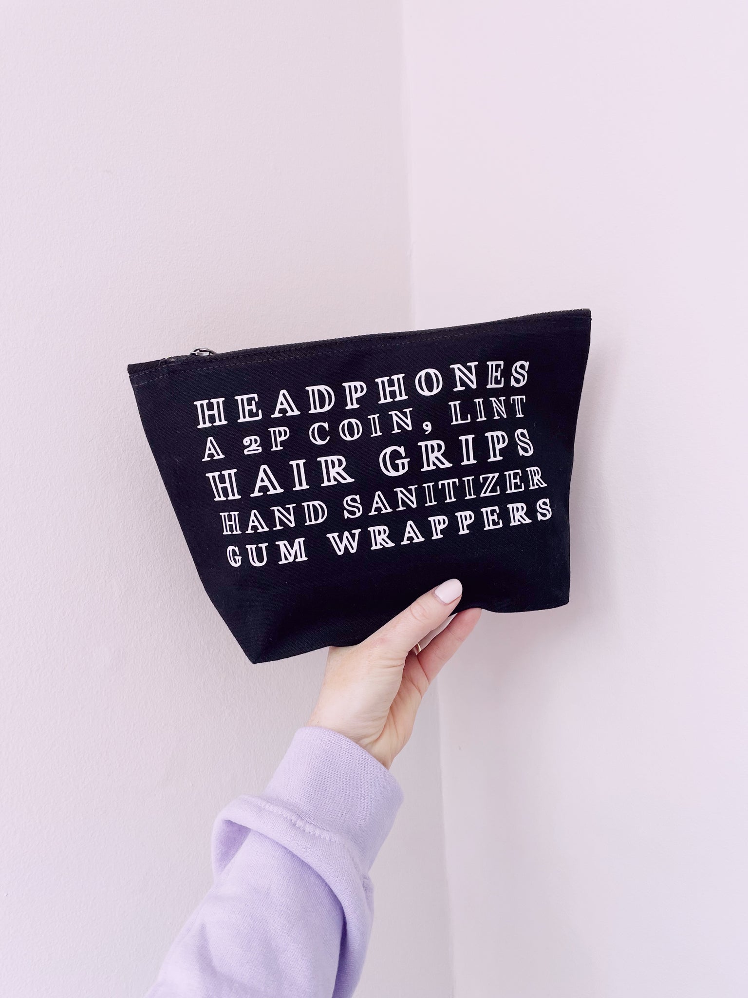 Headphones, A 2P Coin, Lint, Hair Grips... - Make Up/Cosmetics Bag